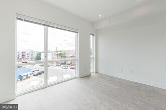 1622 Point Breeze Ave in Philadelphia, PA - Building Photo - Building Photo