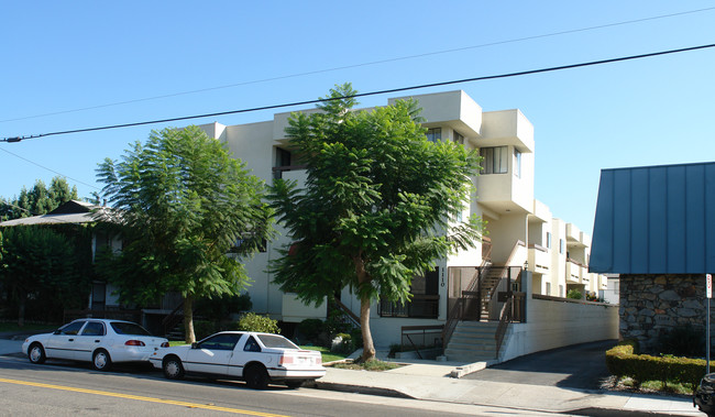 1108 E Wilson Ave in Glendale, CA - Building Photo - Building Photo