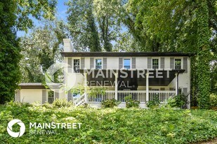 2730 Cedarbrook Dr in Marietta, GA - Building Photo