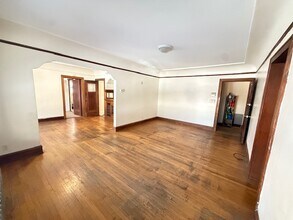 1203 E Brady St, Unit A in Milwaukee, WI - Foto de edificio - Building Photo