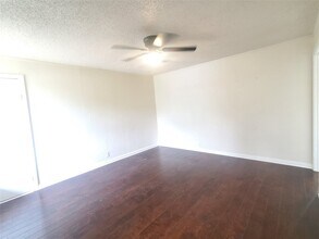 1232 Cameron St in Fort Worth, TX - Foto de edificio - Building Photo