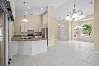 5777 NW Eskimo Cir in Port St. Lucie, FL - Building Photo - Building Photo