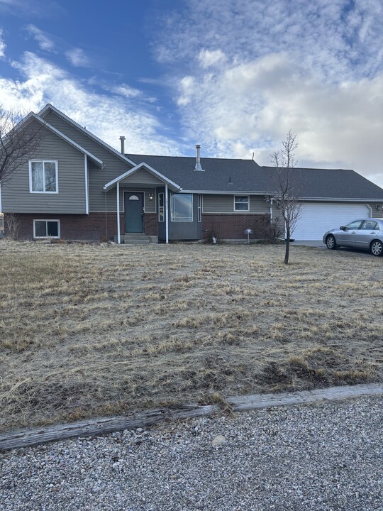 10447 N 11800 W in Tremonton, UT - Building Photo