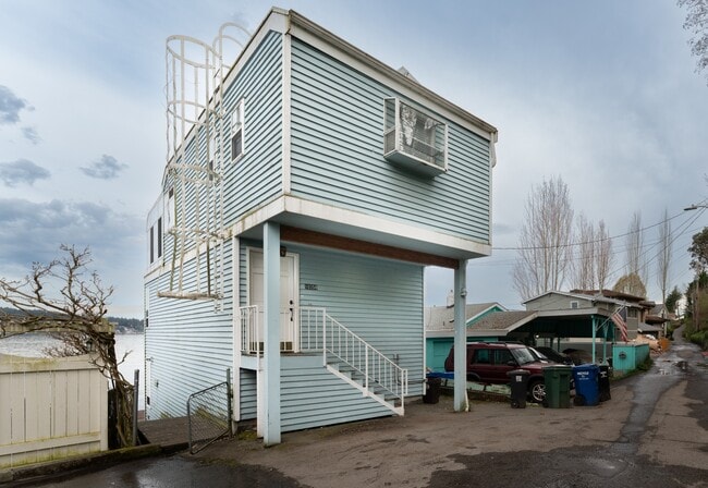 property at 10358 Riviera Pl NE