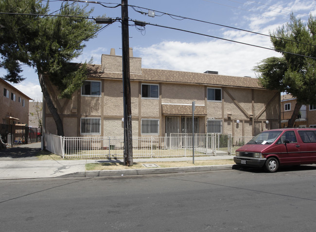 11809 Hart St in North Hollywood, CA - Building Photo - Building Photo