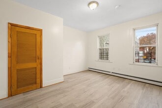 360 West Side Ave in Jersey City, NJ - Building Photo - Building Photo