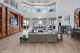 3205 NE 184th St in North Miami Beach, FL - Foto de edificio - Building Photo