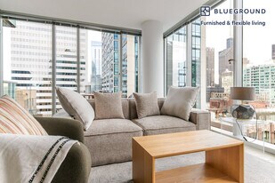 201 N Garland Ct in Chicago, IL - Building Photo