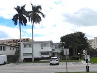 1130 93rd St in Bay Harbor Islands, FL - Foto de edificio - Building Photo