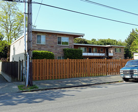 2021 NW 65th St in Seattle, WA - Building Photo - Building Photo