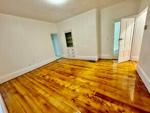 64 Linden Ave-Unit -2 in Malden, MA - Building Photo - Building Photo