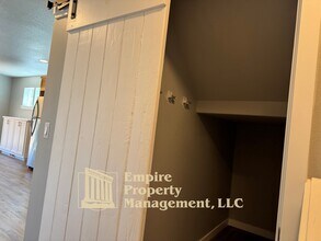 618 Pine Ct in Junction City, OR - Building Photo - Building Photo