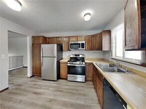 3401 75th Ave N in Minneapolis, MN - Building Photo - Building Photo