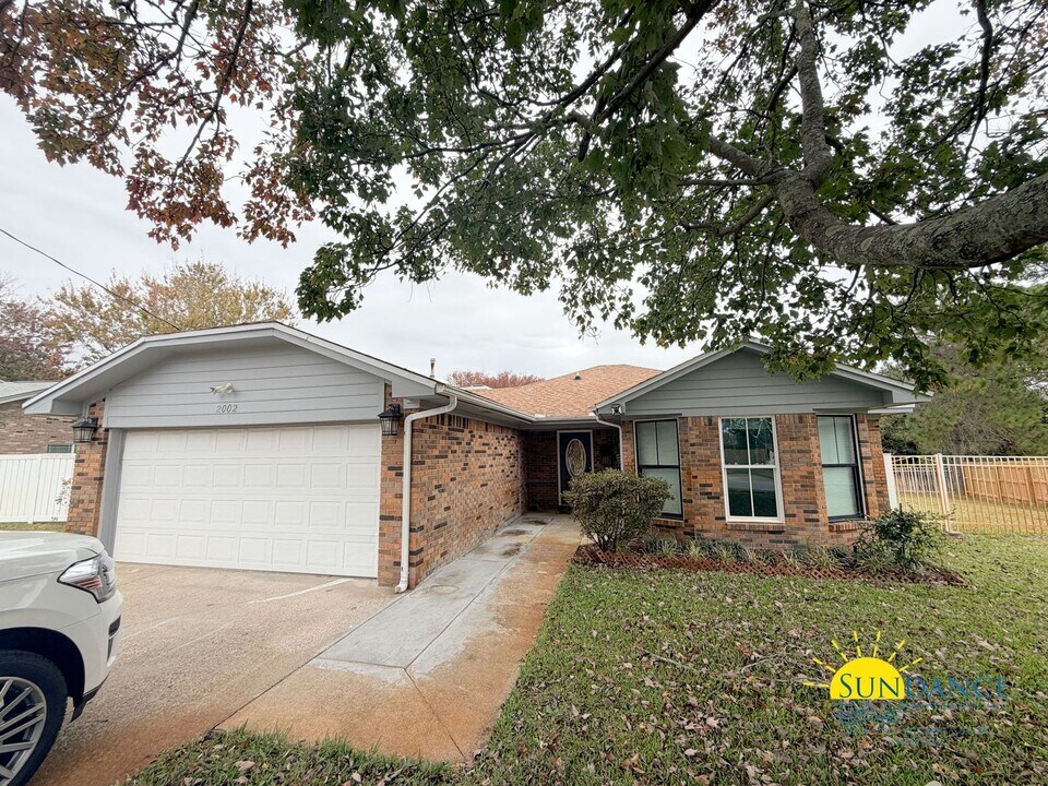 2002 Bob White Ct in Mary Esther, FL - Building Photo