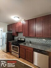 818 W Diversey Pky, Unit P in Chicago, IL - Building Photo - Building Photo