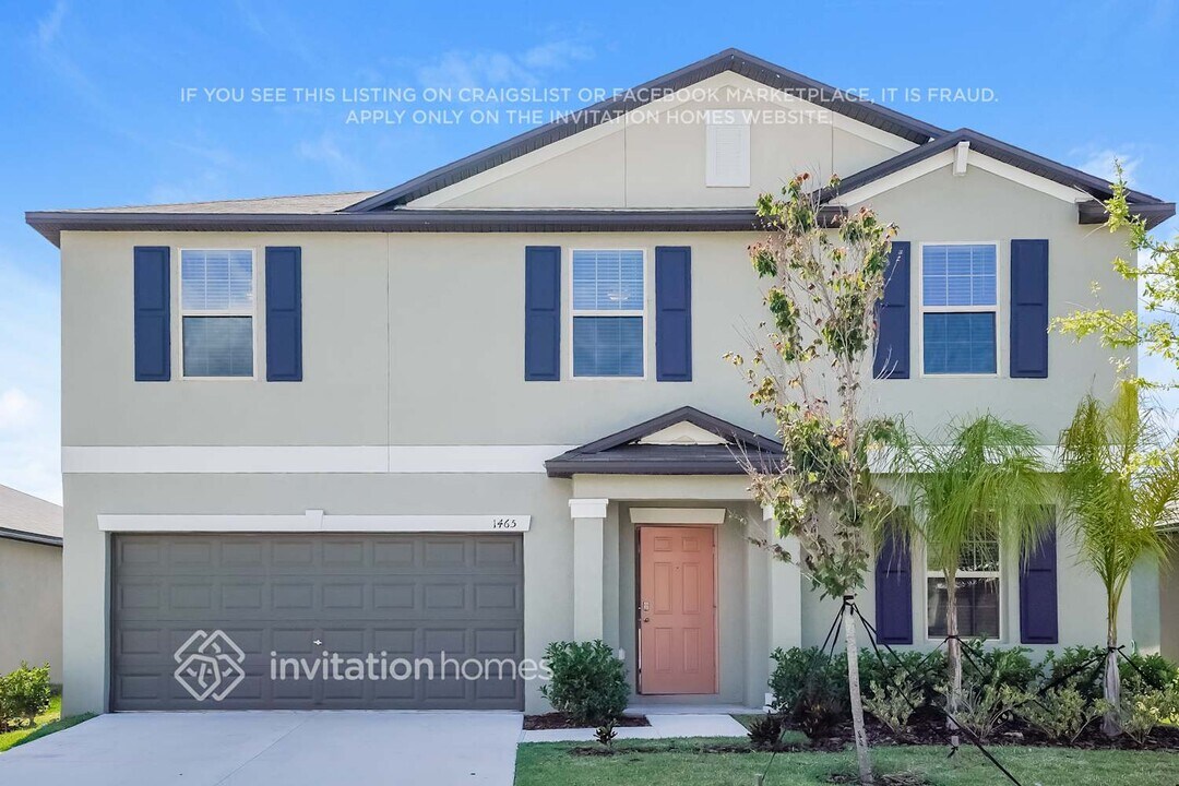 1465 Flower Dust Dr in Ruskin, FL - Building Photo