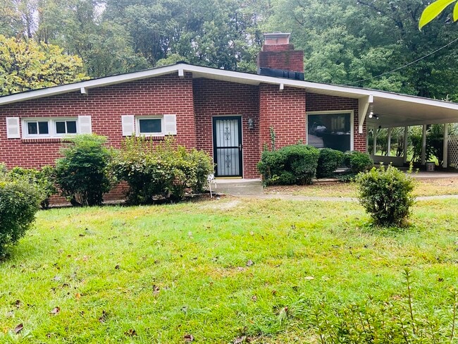 property at 3818 Pineneedle Dr