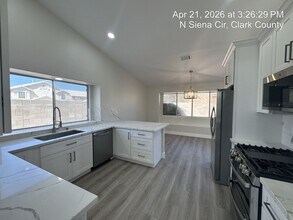 3120 Siena Cir in Las Vegas, NV - Building Photo - Building Photo