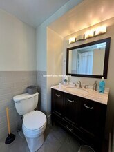 1386A Beacon St, Unit 4 in Brookline, MA - Foto de edificio - Building Photo