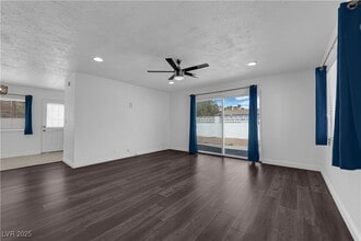 842 Westminster Ave in Las Vegas, NV - Building Photo - Building Photo