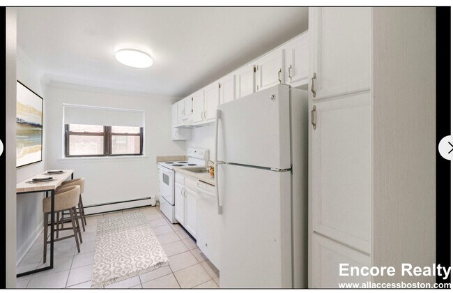 46 Harvard Ave, Unit 2 in Brookline, MA - Building Photo - Building Photo