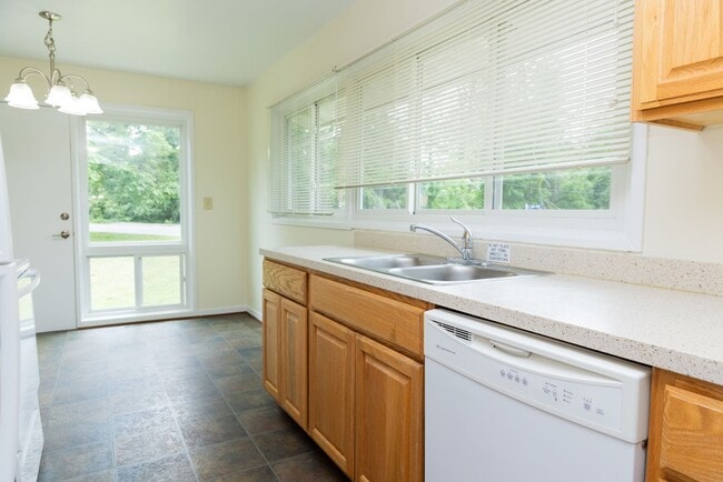 Mimosa Court in Charlottesville, VA - Building Photo - Building Photo