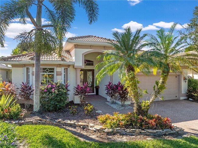 4923 Cerromar Dr in Naples, FL - Building Photo - Building Photo