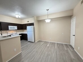 7701 Himalayas Ave in Las Vegas, NV - Building Photo - Building Photo
