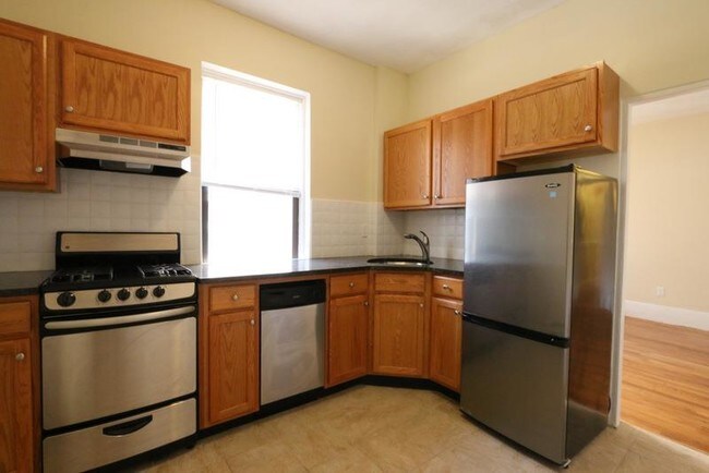 77 Hancock St in Cambridge, MA - Foto de edificio - Building Photo