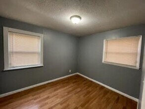 10658 Dunkeld Cir in St. Louis, MO - Building Photo - Building Photo