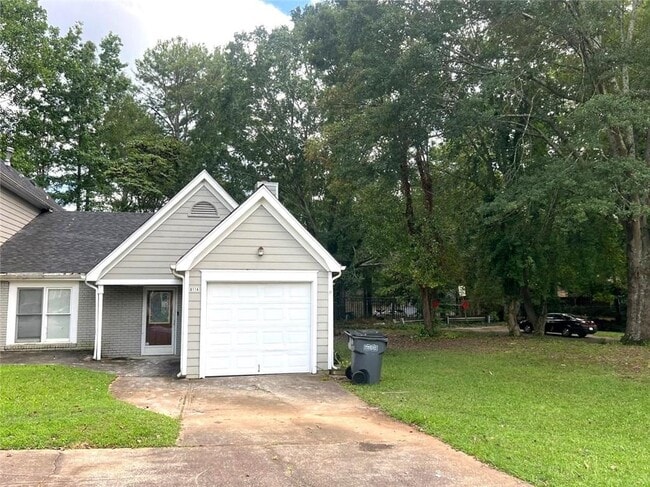 property at 8114 Woodlake Dr