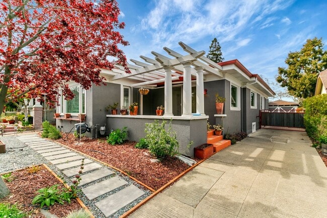 1249 Hanchett Ave in San Jose, CA - Foto de edificio - Building Photo