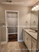 745 Newtown Springs Dr in Lexington, KY - Building Photo - Building Photo