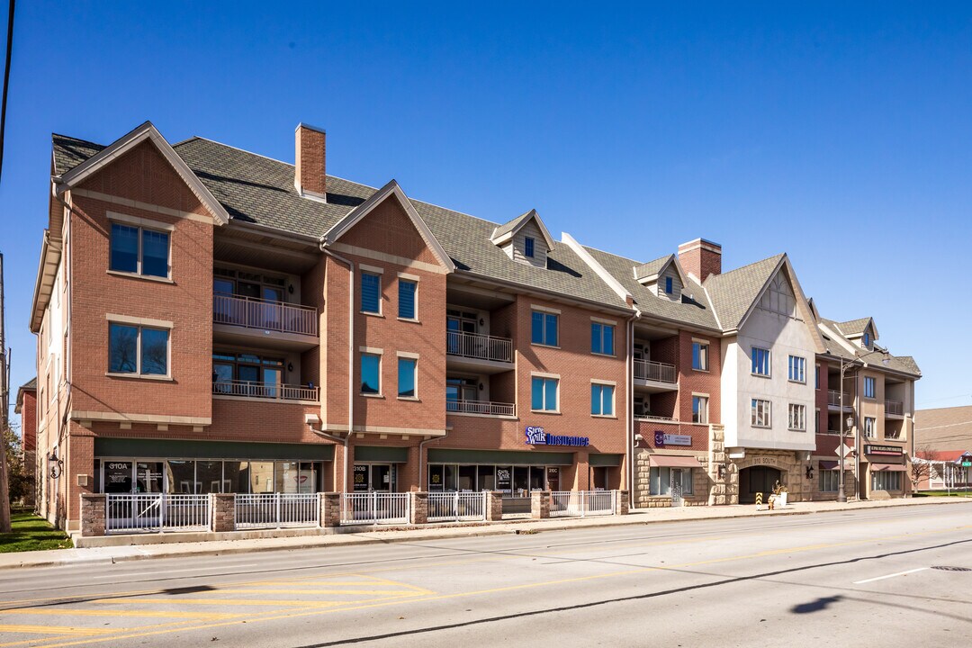310 S Main St in Lombard, IL - Foto de edificio