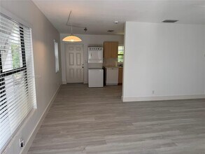 411 Northlake Ct in North Palm Beach, FL - Foto de edificio - Building Photo