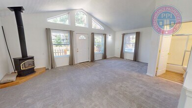 621 9th St in Lake Oswego, OR - Building Photo - Building Photo