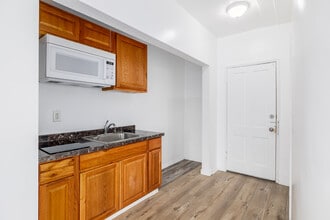 3900 Ingraham Apartment in Los Angeles, CA - Building Photo - Interior Photo