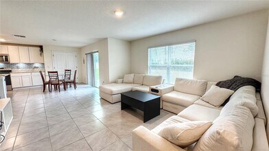 1206 Tahitian Sunrise Dr in Plant City, FL - Building Photo - Building Photo