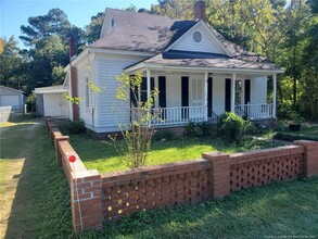 3947 Stone St in Hope Mills, NC - Building Photo - Building Photo