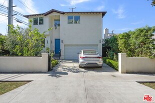 1153 S Clark Dr in Los Angeles, CA - Building Photo