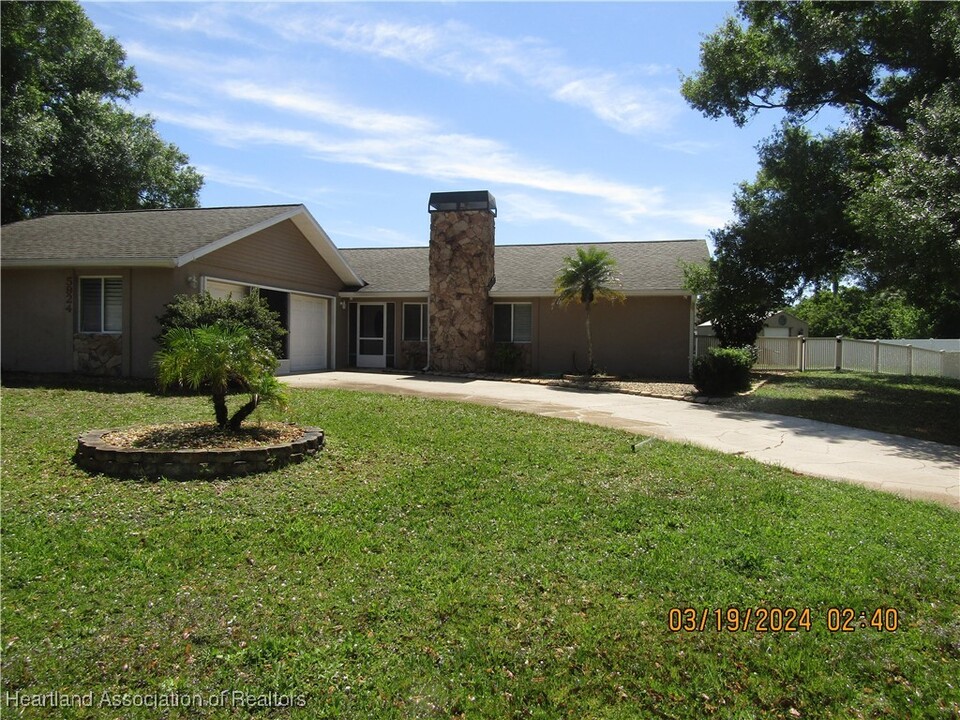 5924 Pebble Ln in Sebring, FL - Building Photo