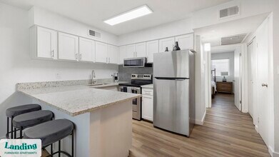 8546 N 59th Ave, Unit 242 in Glendale, AZ - Building Photo - Building Photo