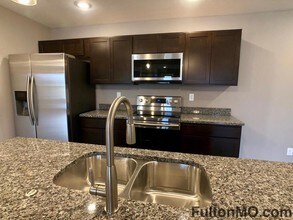 301 E St Eunice Rd-Unit -102 in Fulton, MO - Building Photo - Building Photo