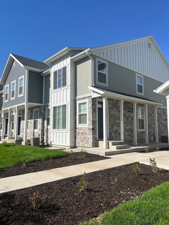 520 S Orchard Dr, Unit 24 in Bountiful, UT - Building Photo