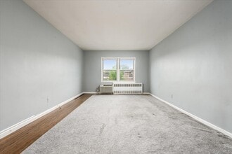 11 Park Pl in Rockville Centre, NY - Building Photo - Building Photo