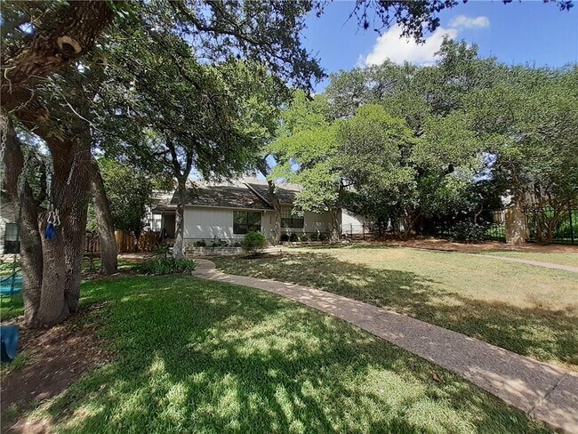 property at 3000 Maywood Cir