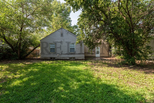 2214 E Random in Wichita, KS - Building Photo - Building Photo