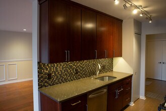 1640 Oakwood Dr, Unit W216 in Penn Valley, PA - Foto de edificio - Building Photo