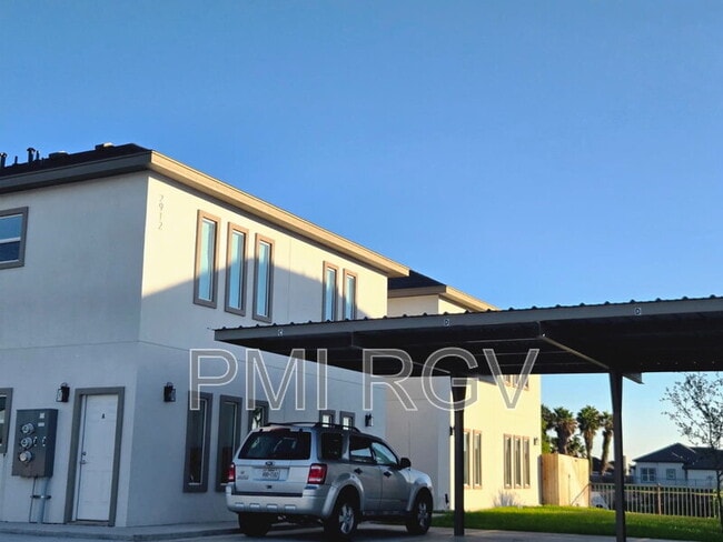 2912 E Israel Ave in Alton, TX - Foto de edificio - Building Photo