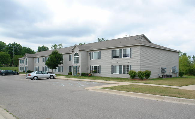 Eastfield Oaks Apartments in St. Johns, MI - Building Photo - Building Photo